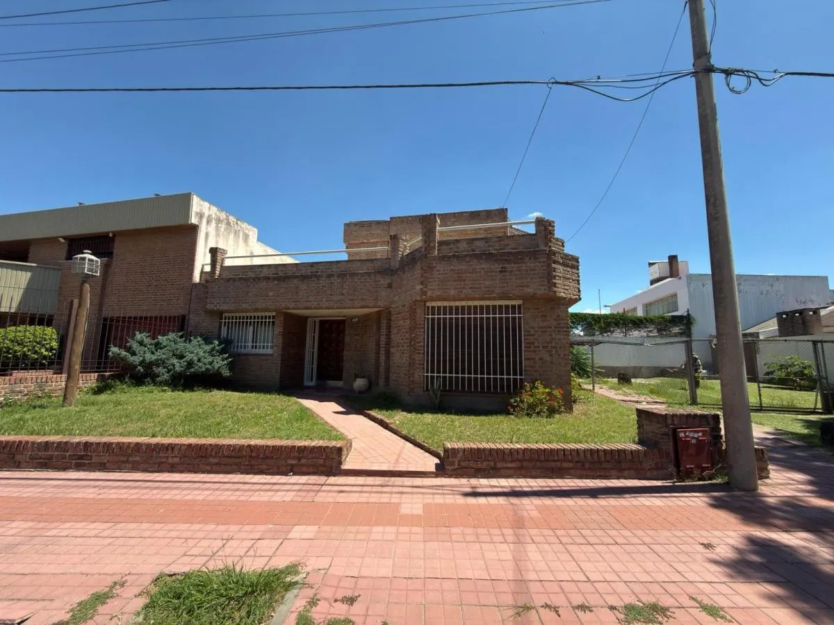 CASA EN VENTA 3 DORMITORIOS - APTA A CREDITO -BAJO PALERMO