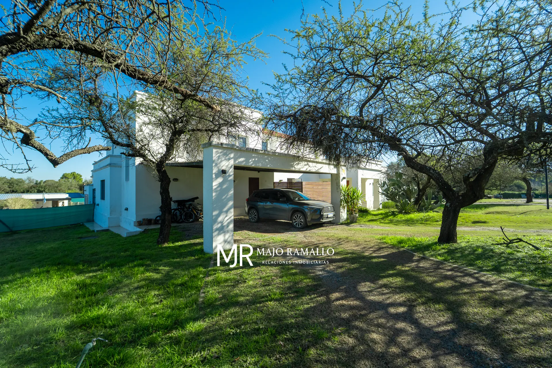 Casa en Altos del Golf | Amplios espacios, excelente ubicación y vista a las sierras