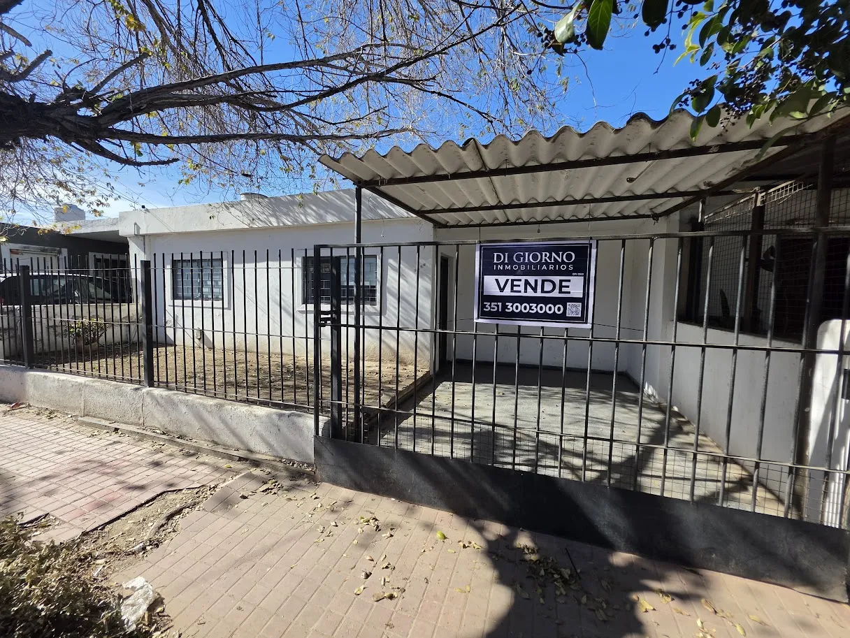 CASA EN BARRIO JERONIMO LUIS DE CABRERA