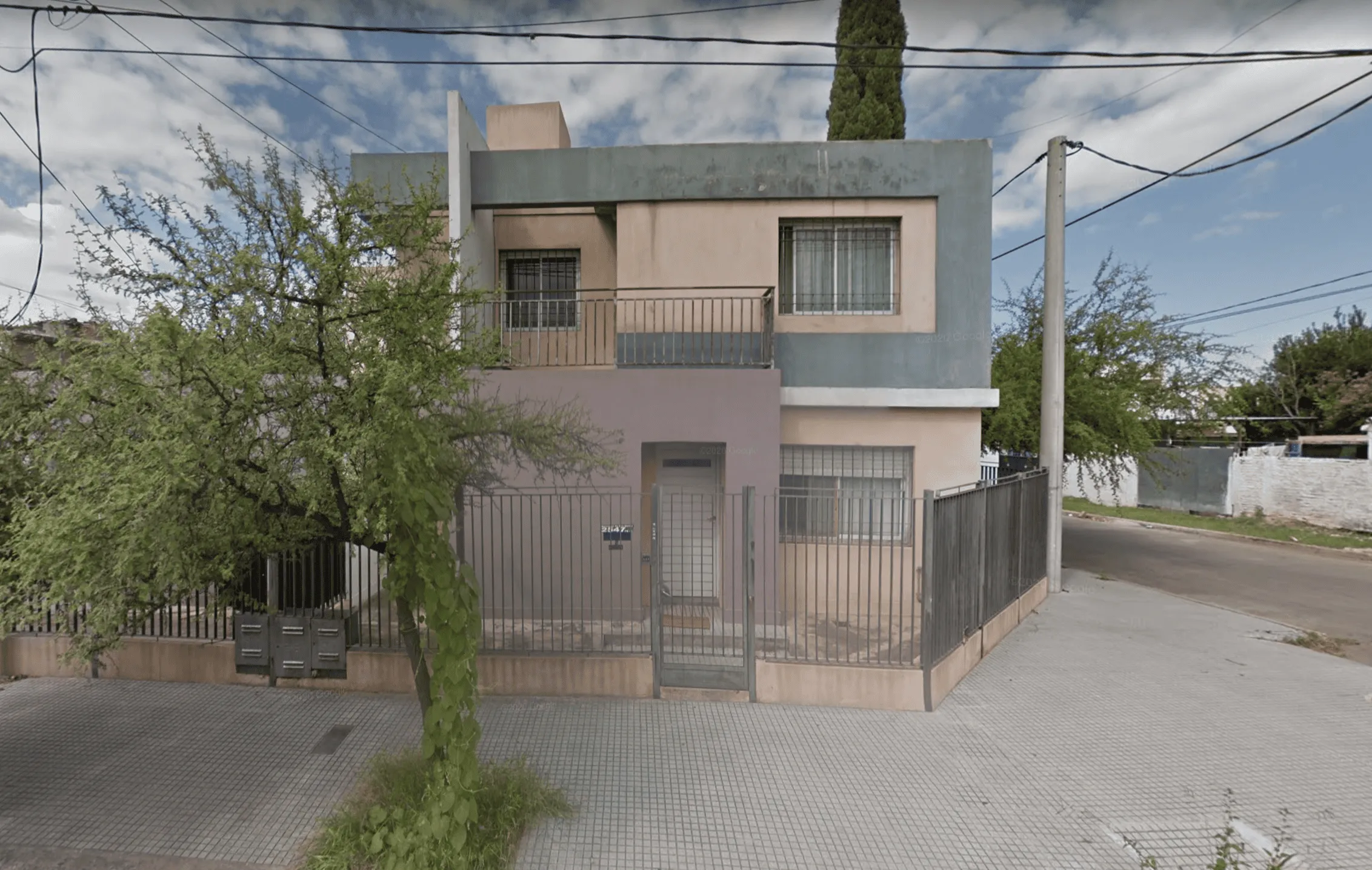 CASA 2 Dorm PATIO Y COCH(2) A CDRAS SHOPPING Va. Cabrera