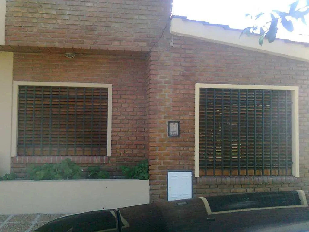 DEPARTAMENTO INDEPENDIENTE PB FRENTE SIN EXPENSAS 1 DORMITORIO PATIO