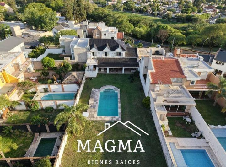 Casa · 350m² · 12 Ambientes · 2 Cocheras