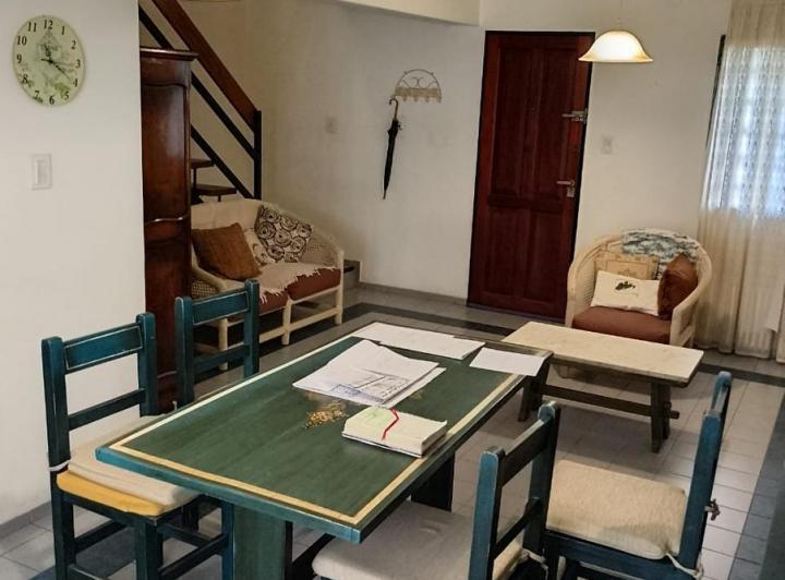Casa · 98m² · 5 Ambientes · 1 Cochera