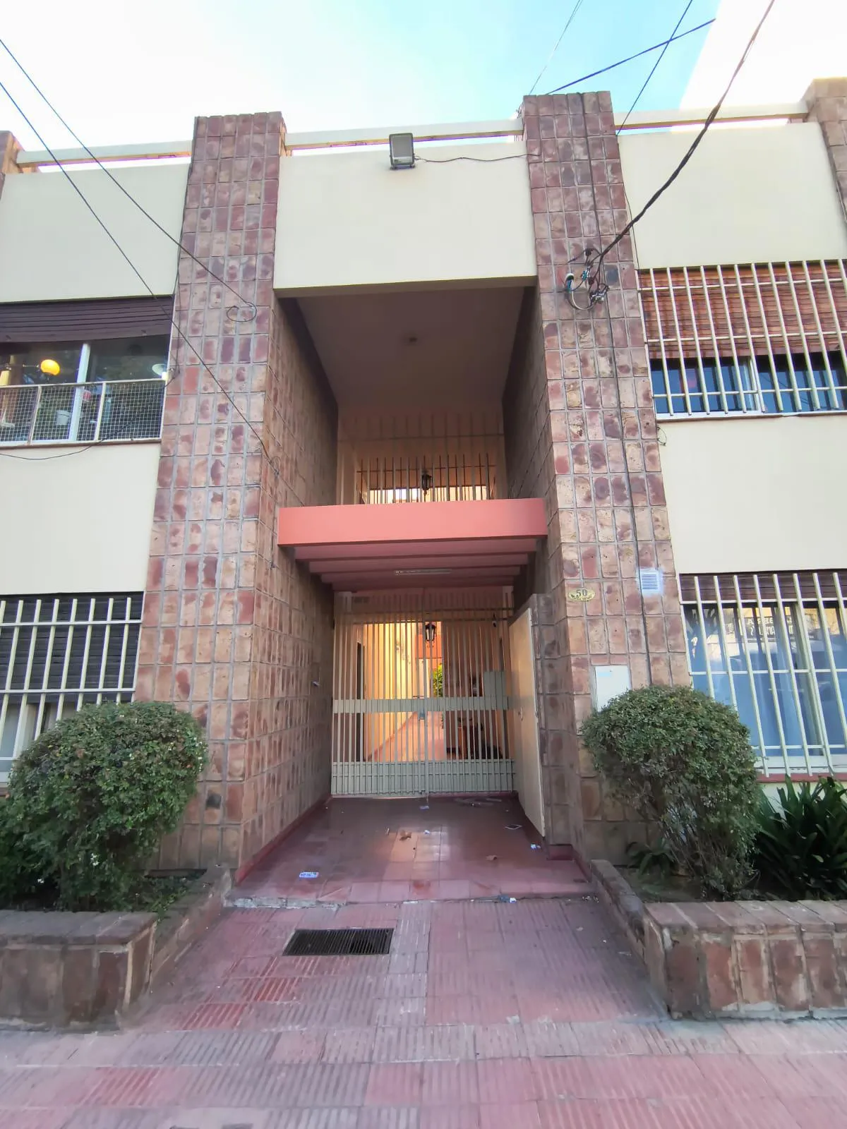 ALTO ALBERDI - Garzon Maceda 50 - Hermoso depto en complejo a metros de la plaza