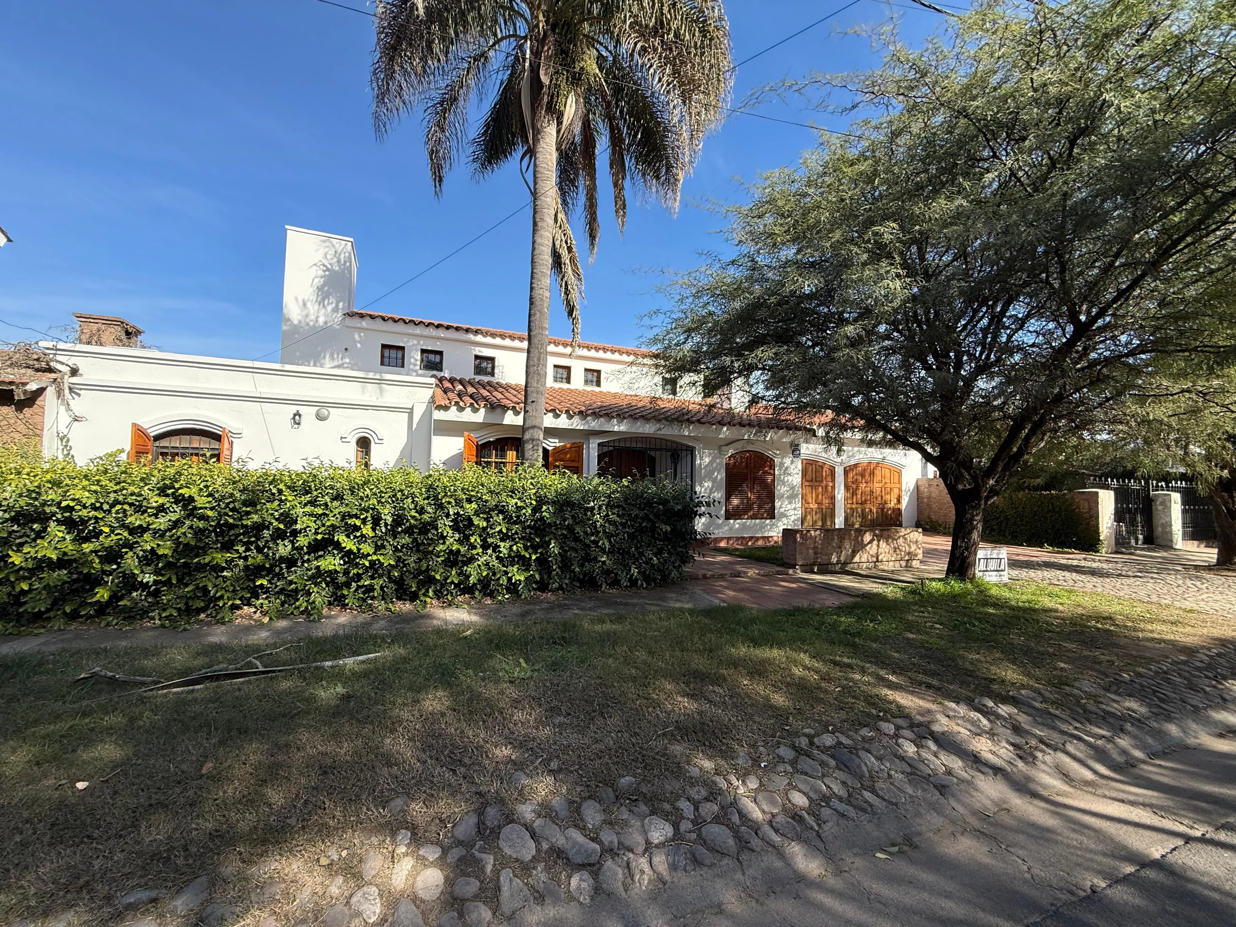 Casa en Alquiler en Villa Belgrano | 4 Dormitorios | Pileta y Quincho