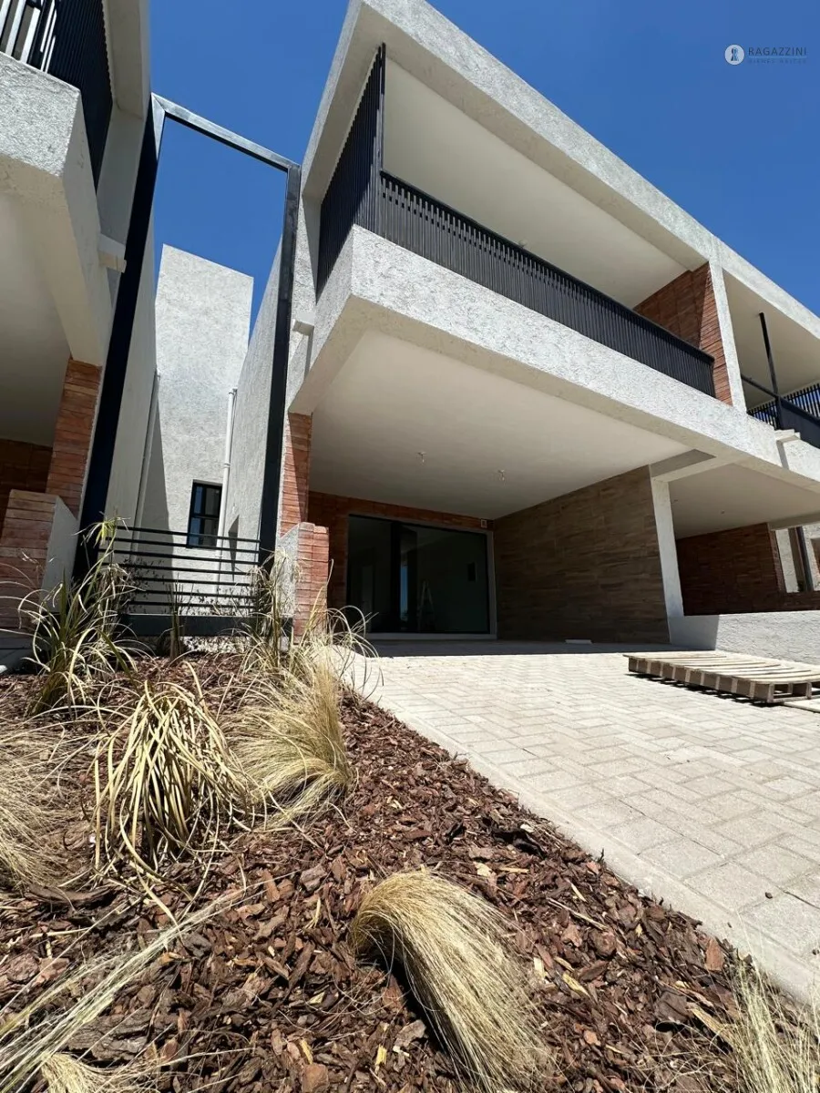 VENTA DUPLEX EN LA LUISITA