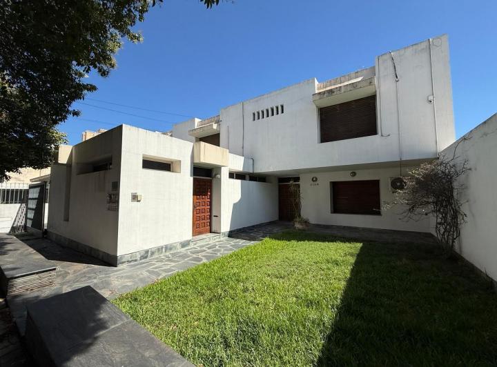 Casa · 367m² · 15 Ambientes · 4 Cocheras