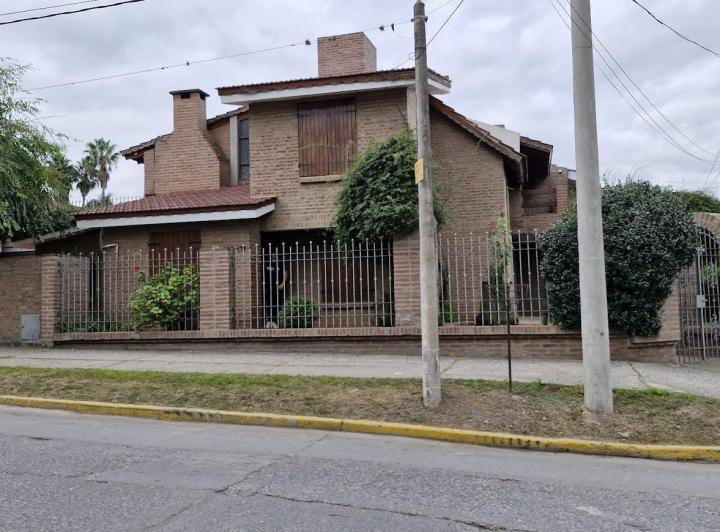 Casa · 269m² · 6 Ambientes · 2 Cocheras