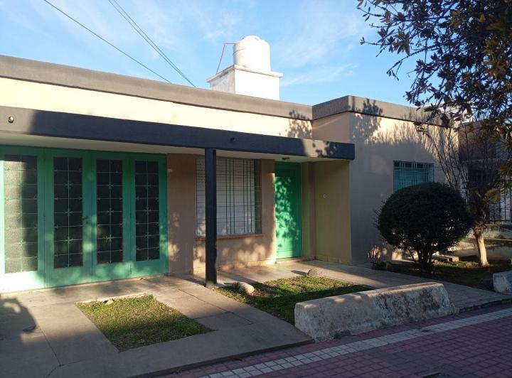 Casa · 100m² · 4 Ambientes · 1 Cochera