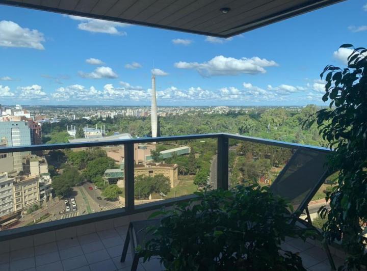 Departamento · 220ha · 4 Ambientes · 2 Cocheras
