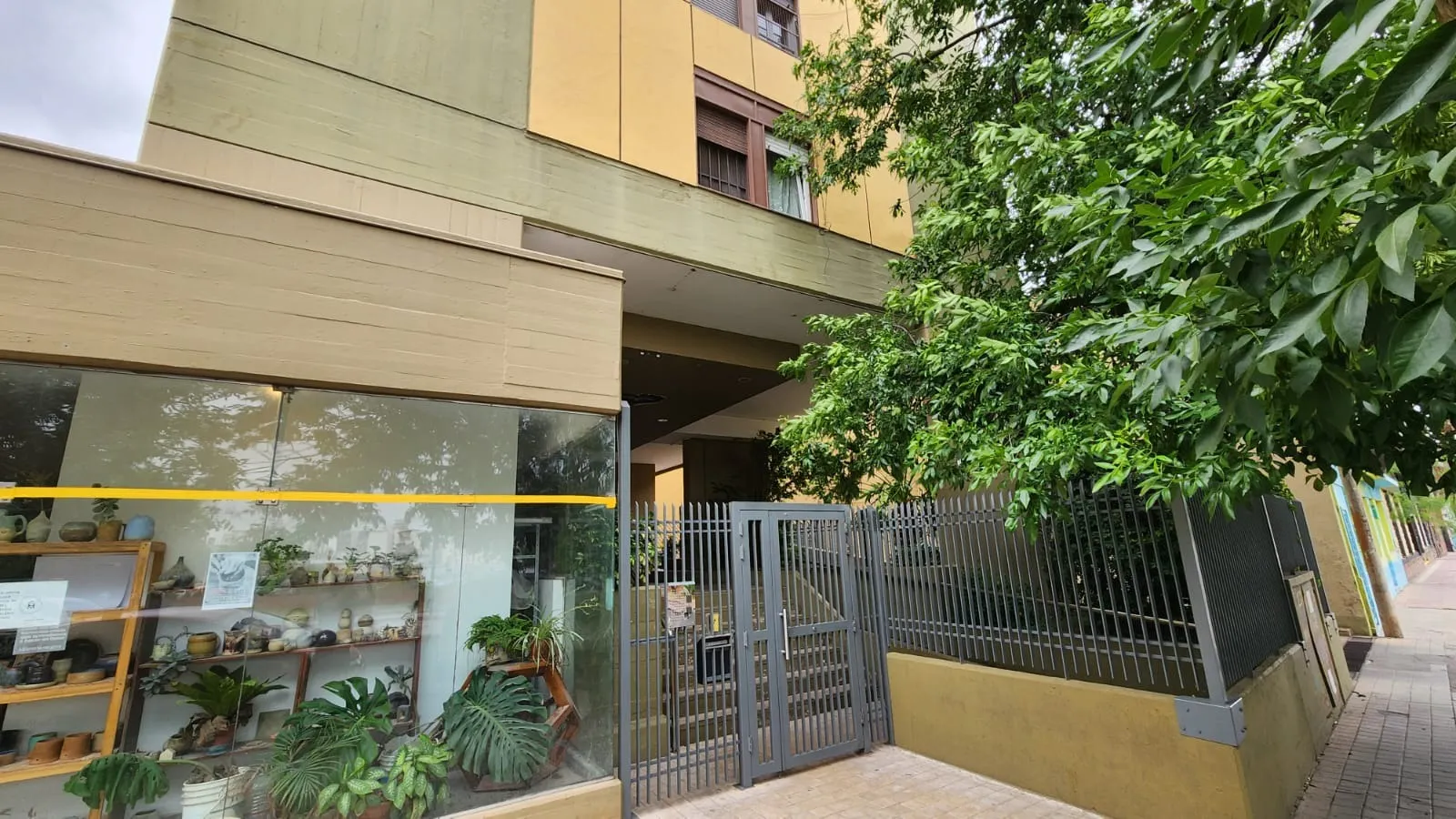 Zona Centro - Dpto de 3 dormitorios - Cochera propia !!