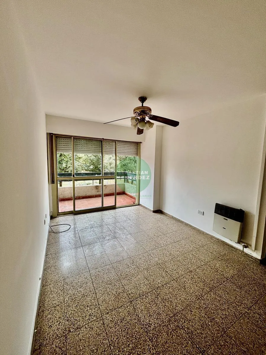 UN DORM -  APTO CRÈDITO C/BALCÓN FRENTE PLAZA -  CENTRO