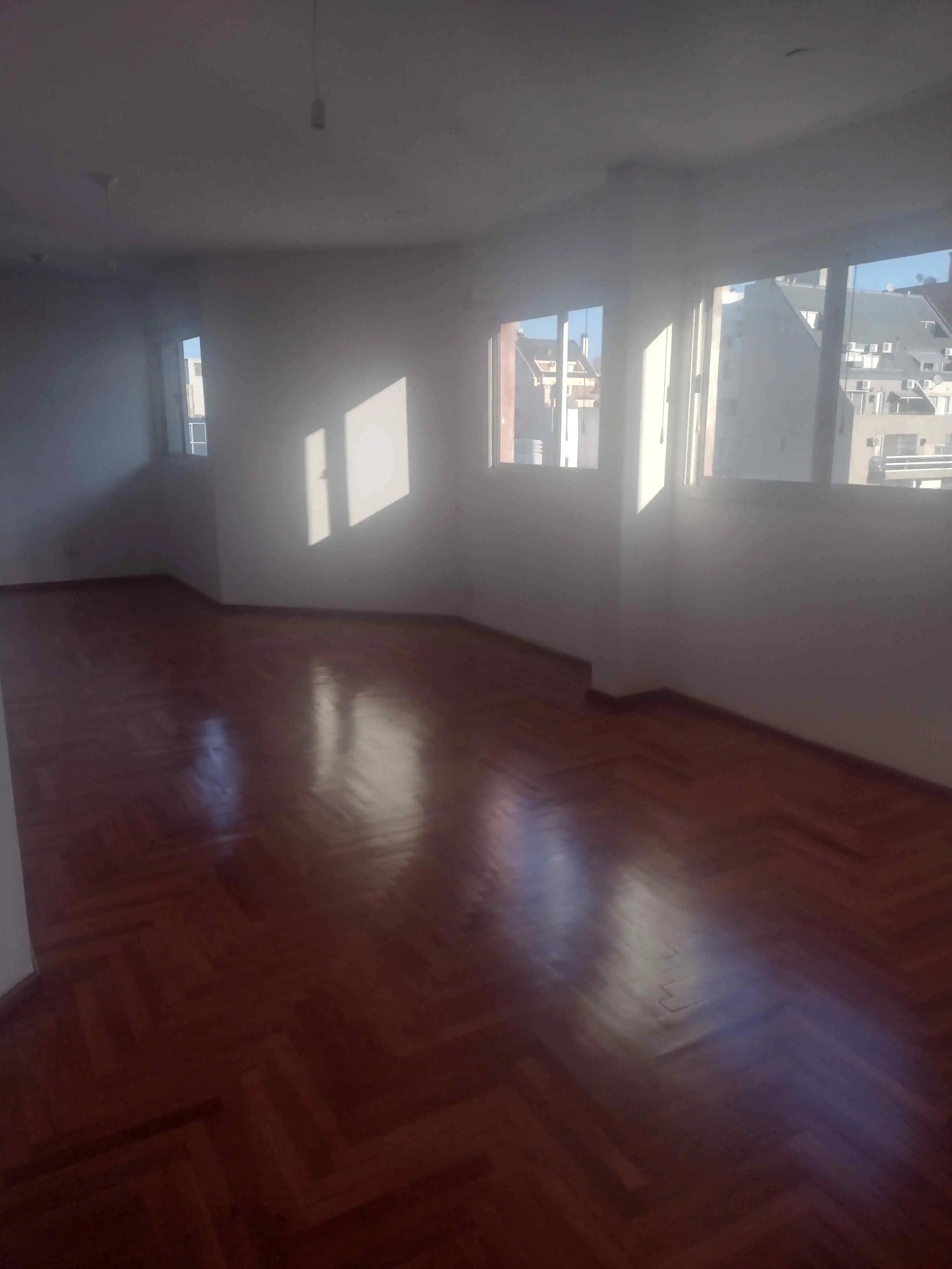 NUEVA CBA- TRES DORMITORIOS - TRES BAÑOS  - TERRAZA PROPIA