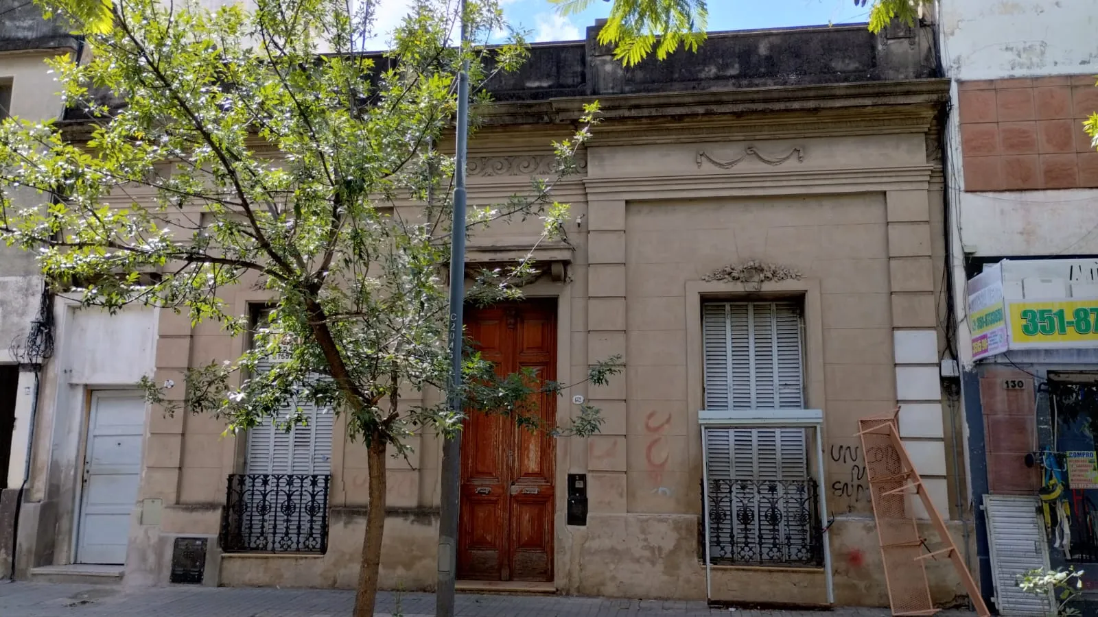 Casa para reciclar o demoler y construir. TABLADA 132