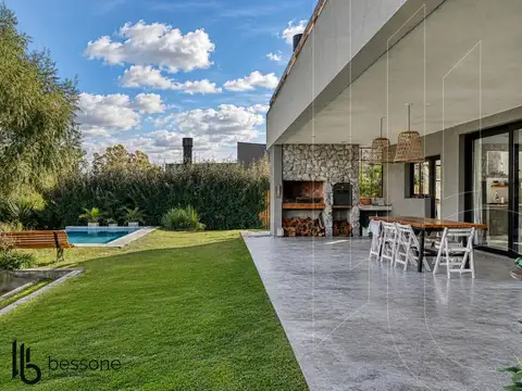 Casa en Venta en Barrancas De San Benito, Barrio Chapadmalal