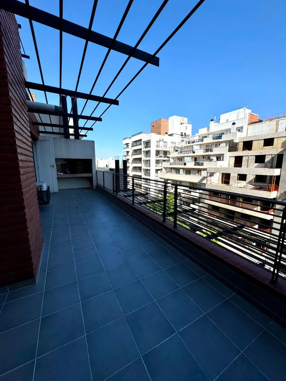 2 Dormitorios con Terraza Propia en Venta - B° General Paz