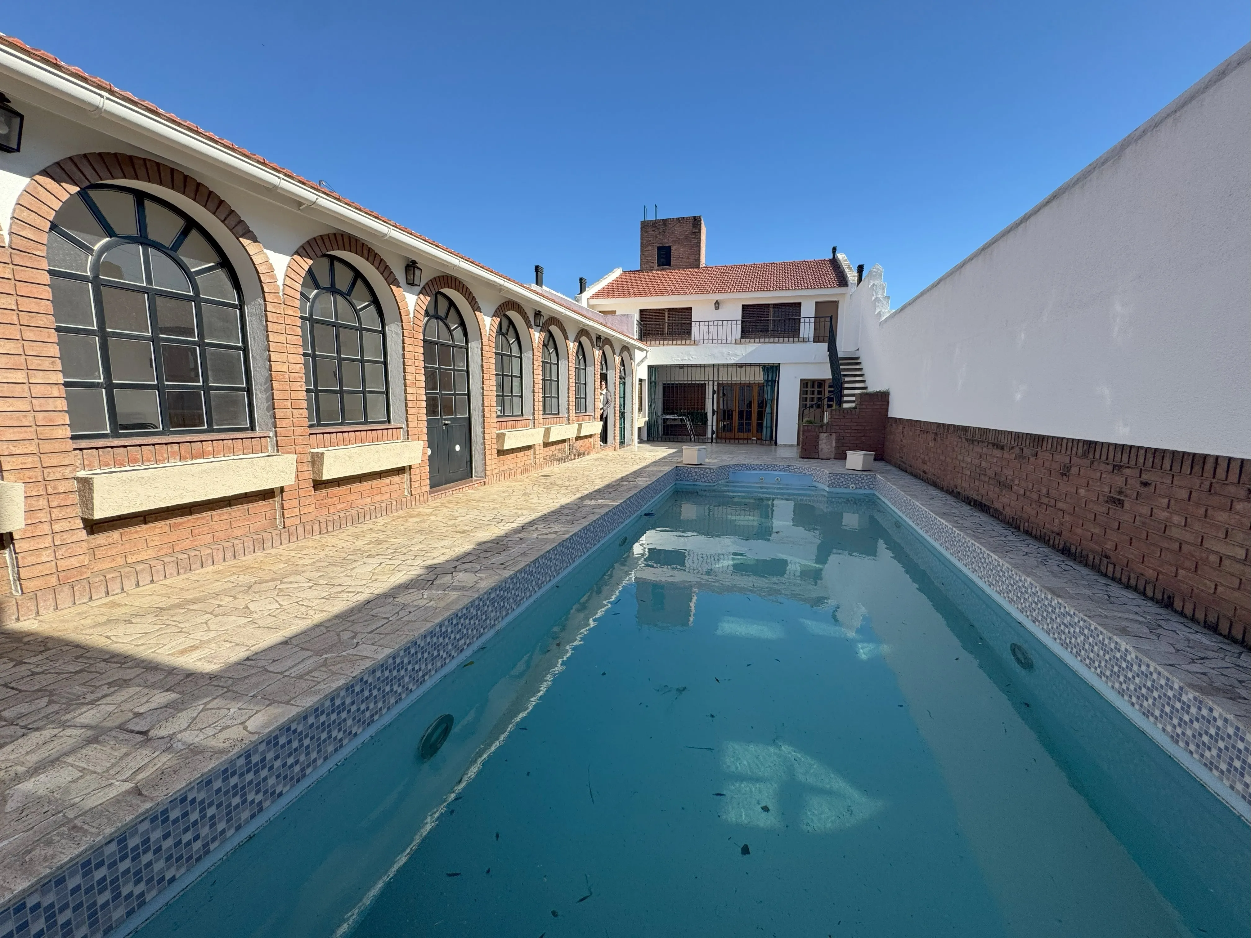 EXCLUSIVA CASA EN B° JUNIORS – CÓRDOBA