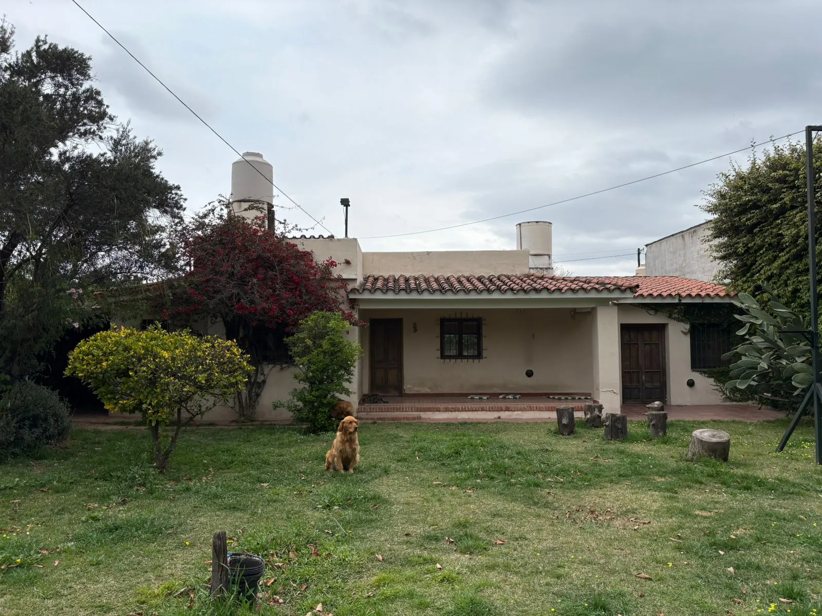 CASA 3 DORMITORIOS + PILETA B°GRANJA DE FUNES