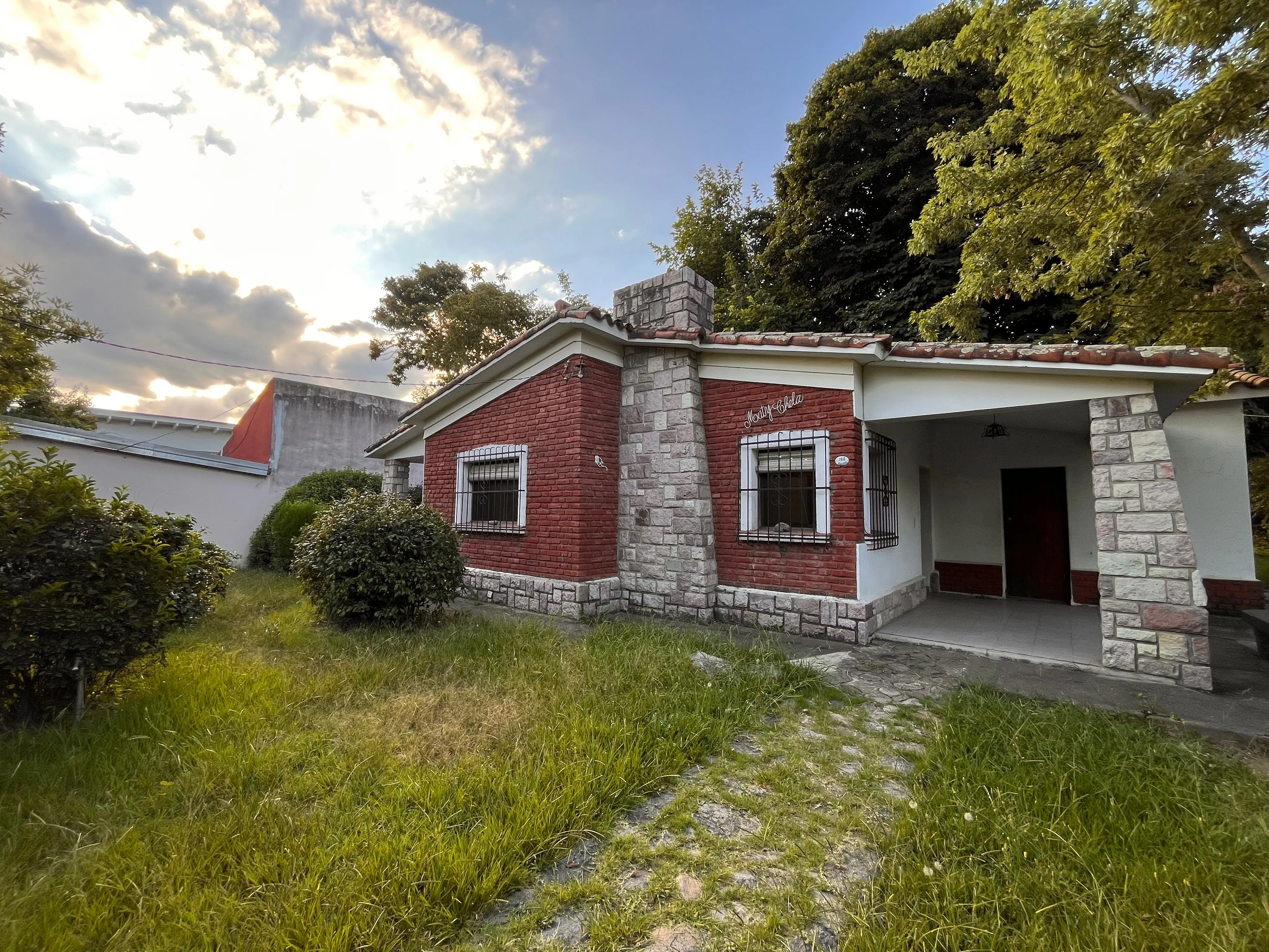 DOS LOTES, UNA CASA CON ALMA… Y EL RÍO  DE VECINO. ¿QUÉ MÁS QUERÉS?