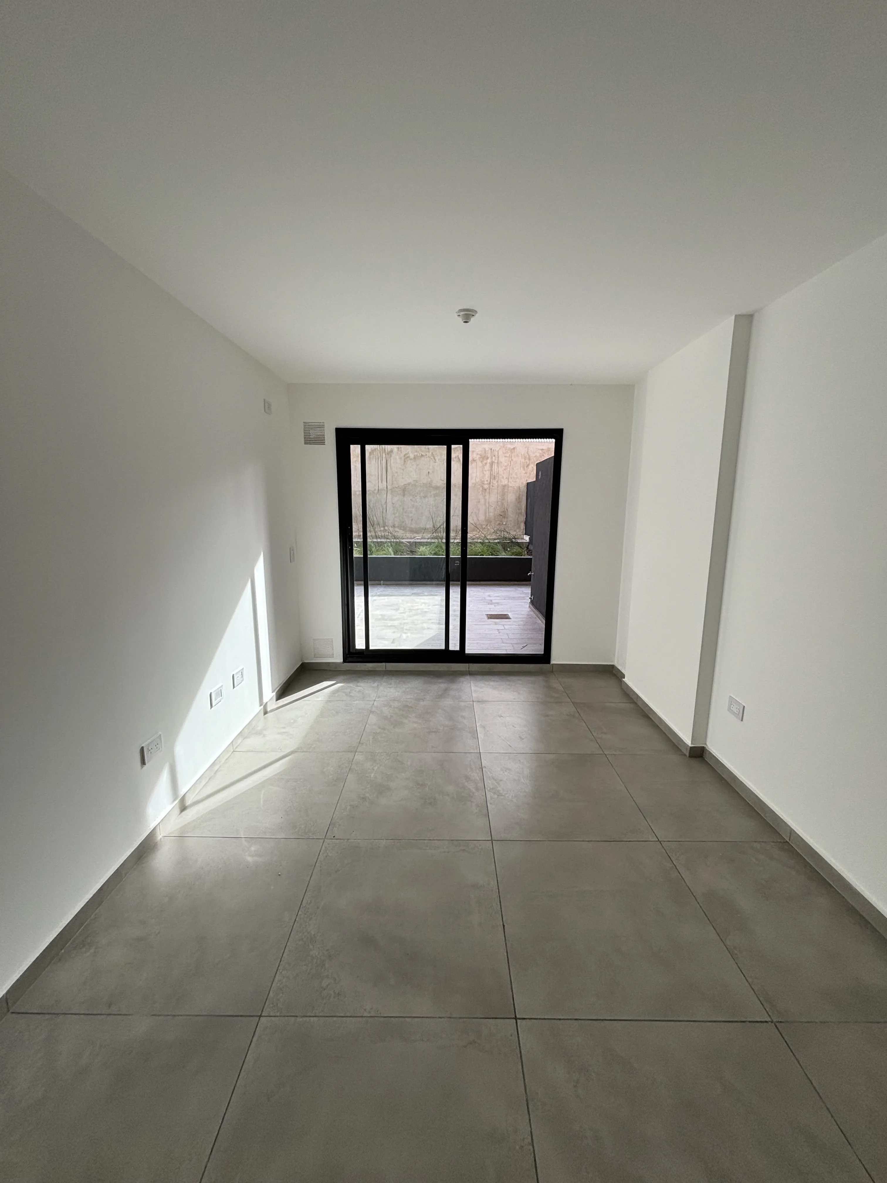 Hermoso Depto 1 dorm con patio NUEVA CÓRDOBA con escritura - A estrenar