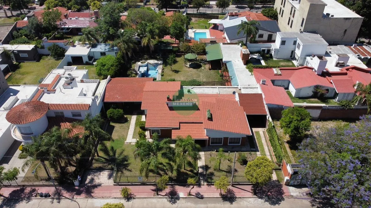 1 Planta - Amplio Terreno 1.370mts2 - casa venta en Cerro de las Rosas