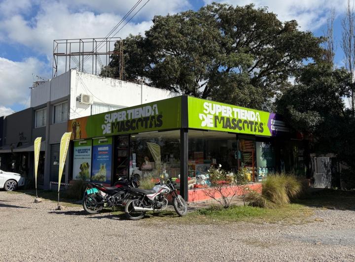 Local comercial · 120m² · 6 Ambientes · 5 Cocheras