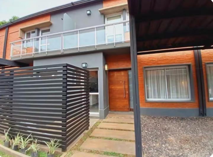 Casa · 200m² · 6 Ambientes
