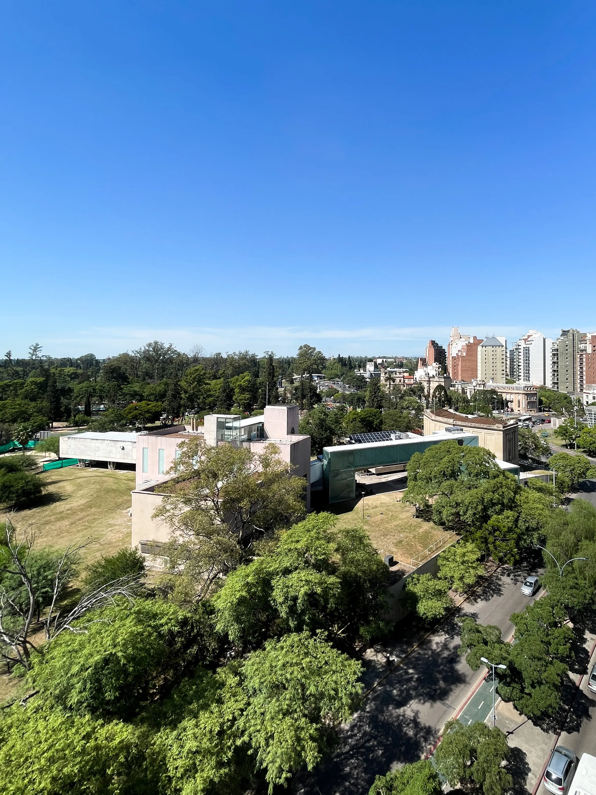 VENTA – departamento 2 dormitorios y 2 baños  frente al parque sarmiento!