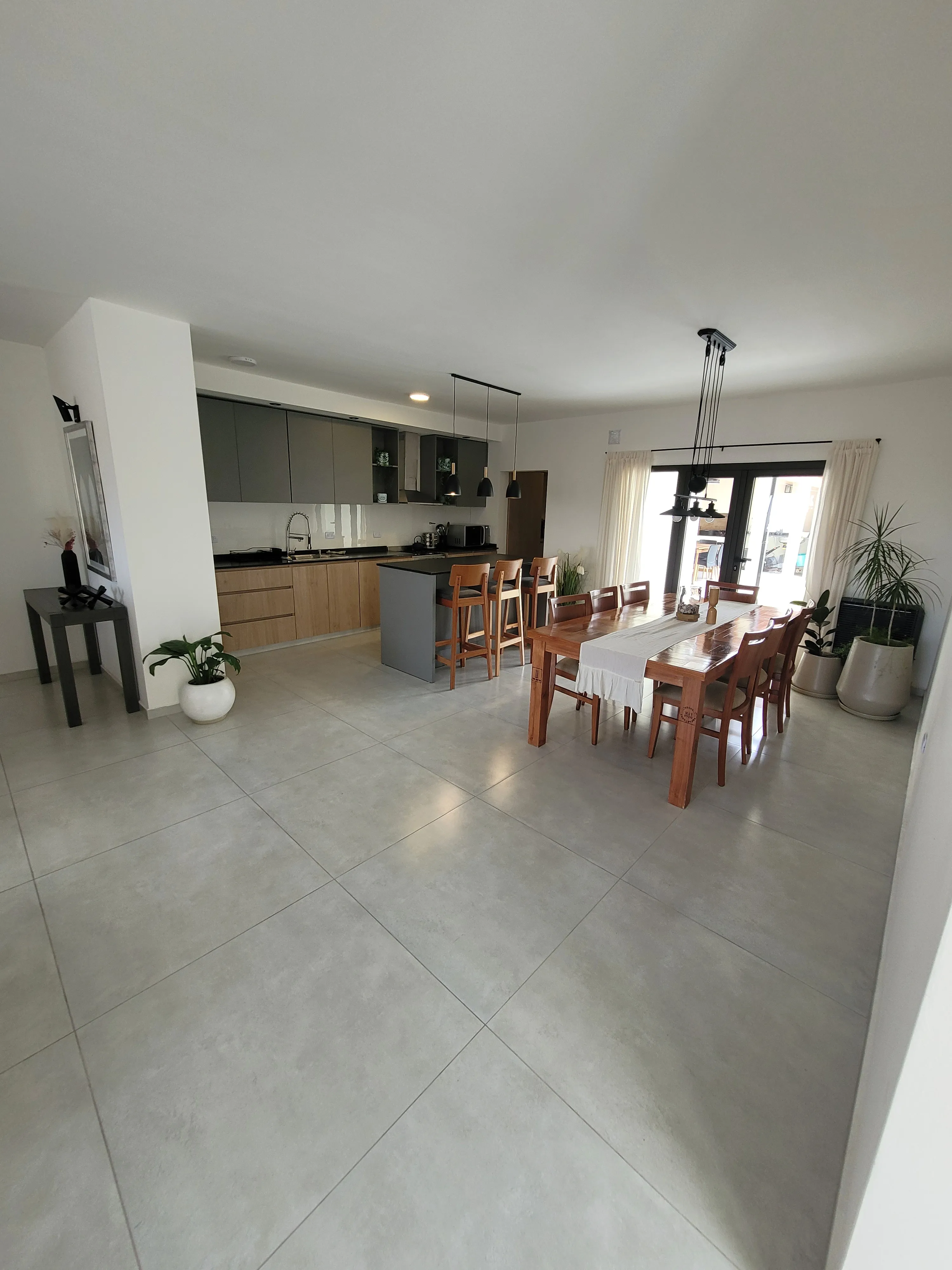 Hermosa Casa de 2 Dormitorios ubicada en Docta Avenida