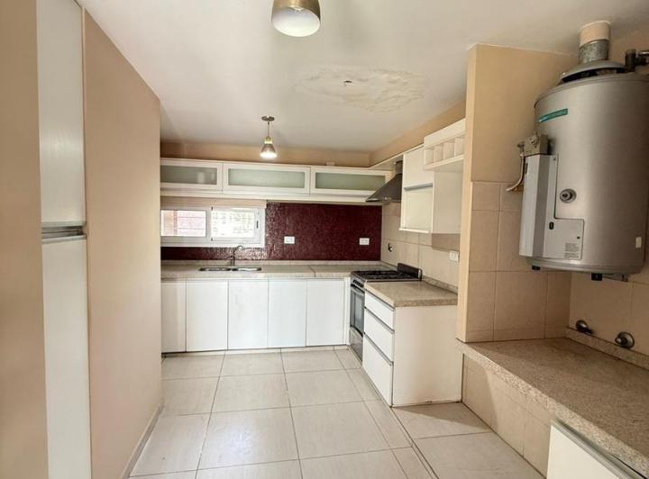 Casa · 144m² · 4 Ambientes · 1 Cochera