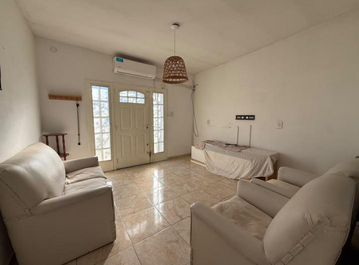 Casa · 250m² · 1 Dormitorio · 1 Cochera