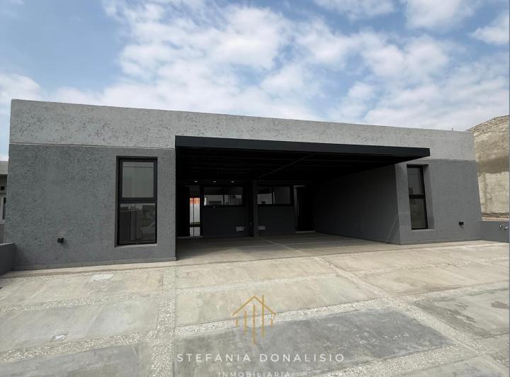 Casa · 90m² · 3 Ambientes · 1 Cochera