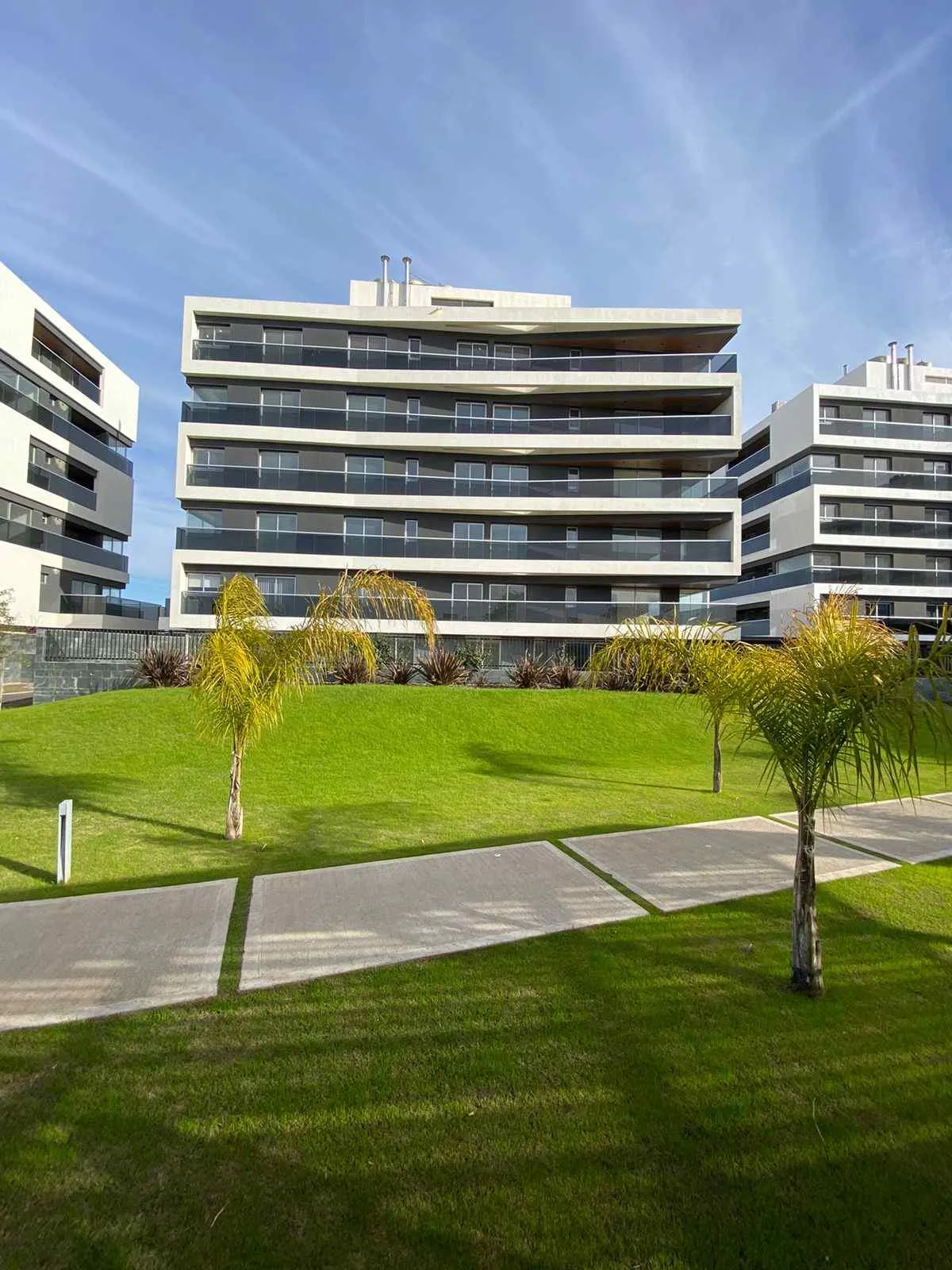 VENTA - Departamento de categoría un dormitorio y medio - SUMMUM - Complejo cerr...