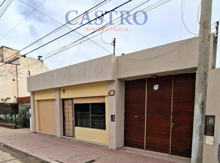 Casa · 168m² · 8 Ambientes · 1 Cochera