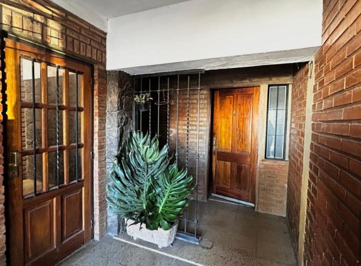 Casa · 425m² · 15 Ambientes