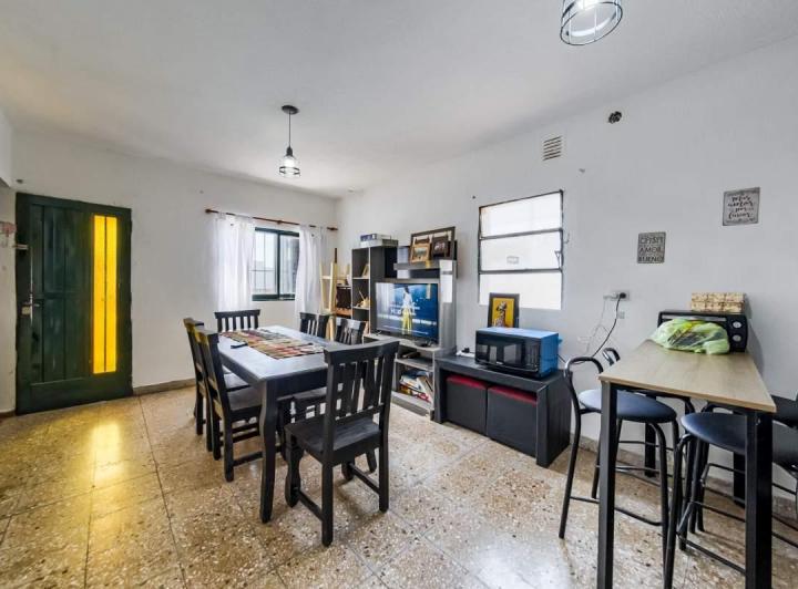 Casa · 334m² · 12 Ambientes · 1 Cochera
