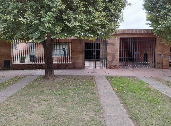 Casa · 151m² · 4 Ambientes · 2 Cocheras