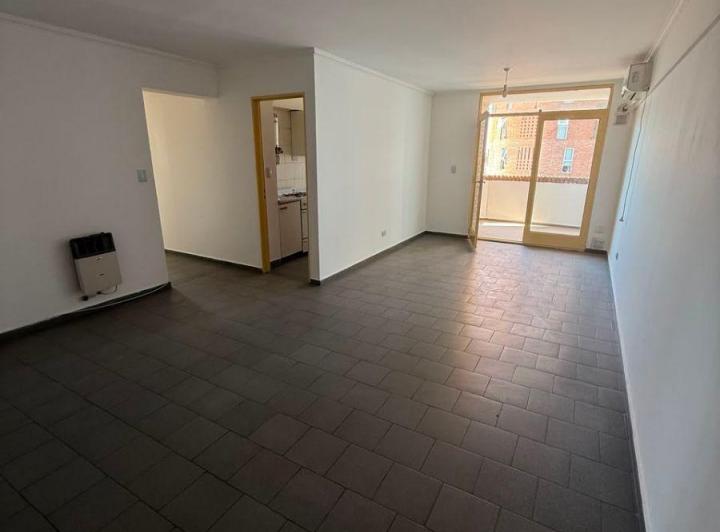 Departamento · 40m² · 4 Ambientes · 1 Cochera