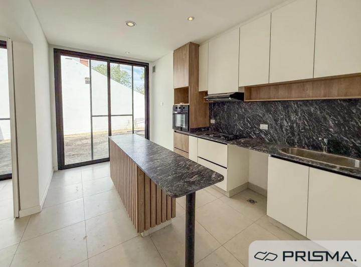 Casa · 223m² · 3 Dormitorios · 2 Cocheras