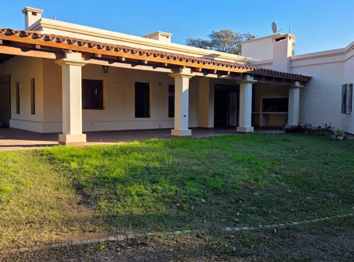 Casa · 270m² · 9 Ambientes · 2 Cocheras