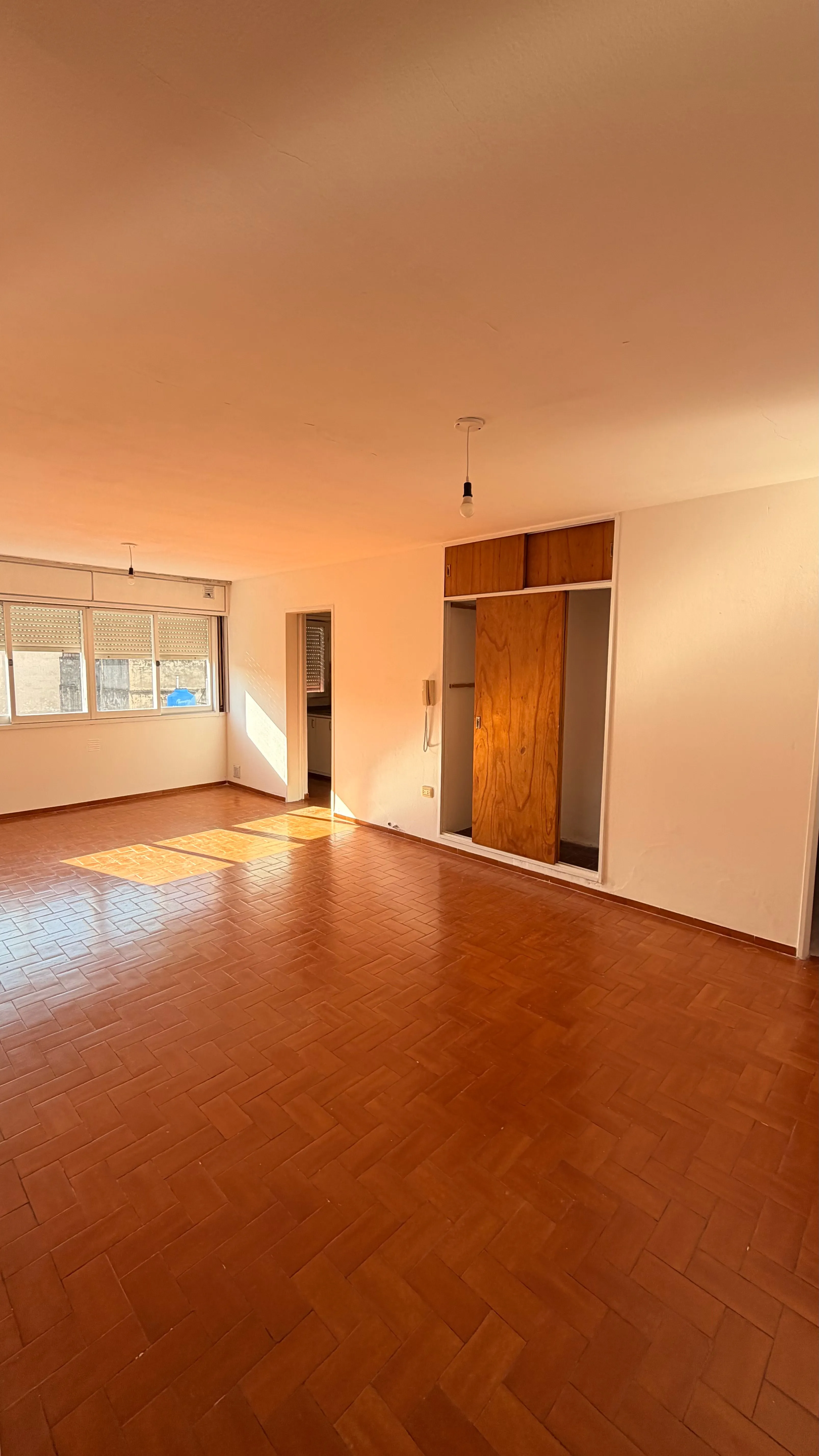 Departamento 1 dormitorio - Alberdi centro.-