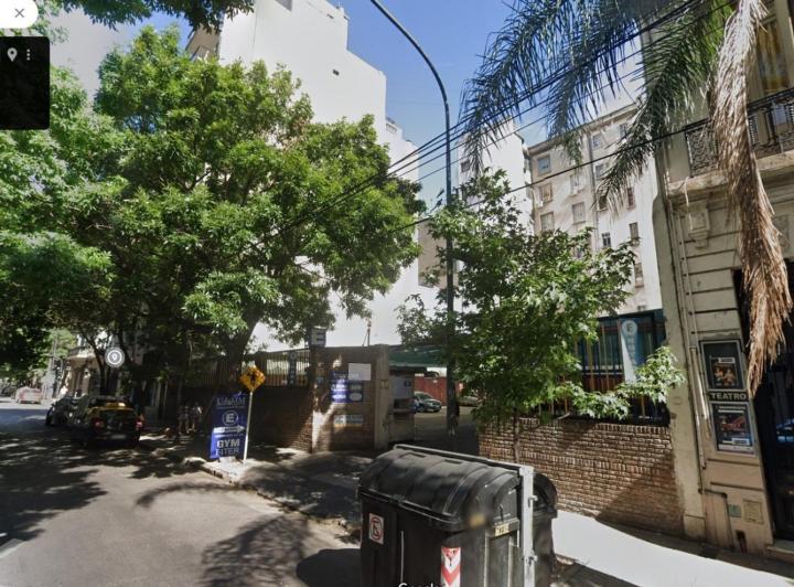 Terreno · 916m²