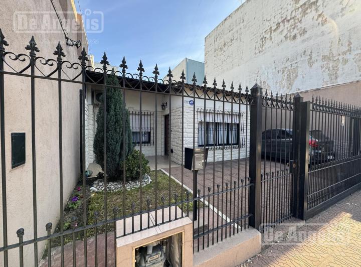 Terreno · 210m² · 4 Ambientes · 1 Cochera