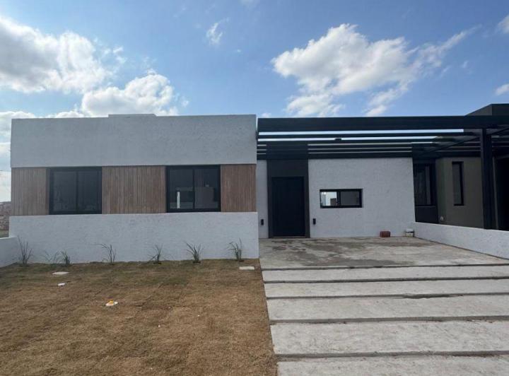 Casa · 110m² · 3 Ambientes · 1 Cochera