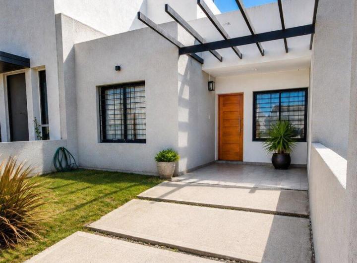 Casa · 80m² · 5 Ambientes · 1 Cochera