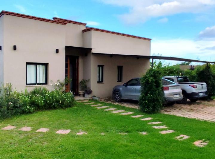 Casa · 208m² · 3 Dormitorios · 1 Cochera