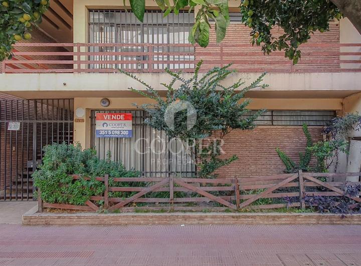 Casa · 302m² · 9 Ambientes