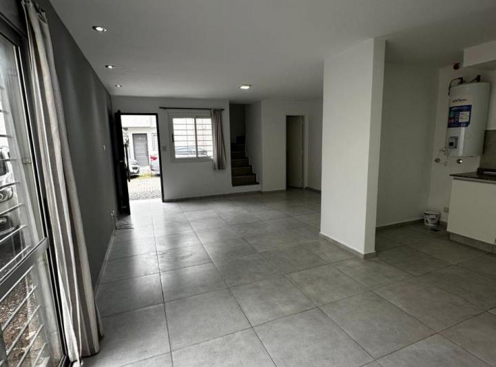 Casa · 90m² · 3 Ambientes · 2 Cocheras