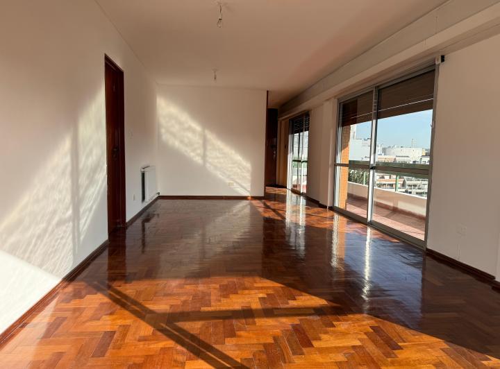 Departamento · 130m² · 7 Ambientes · 1 Cochera