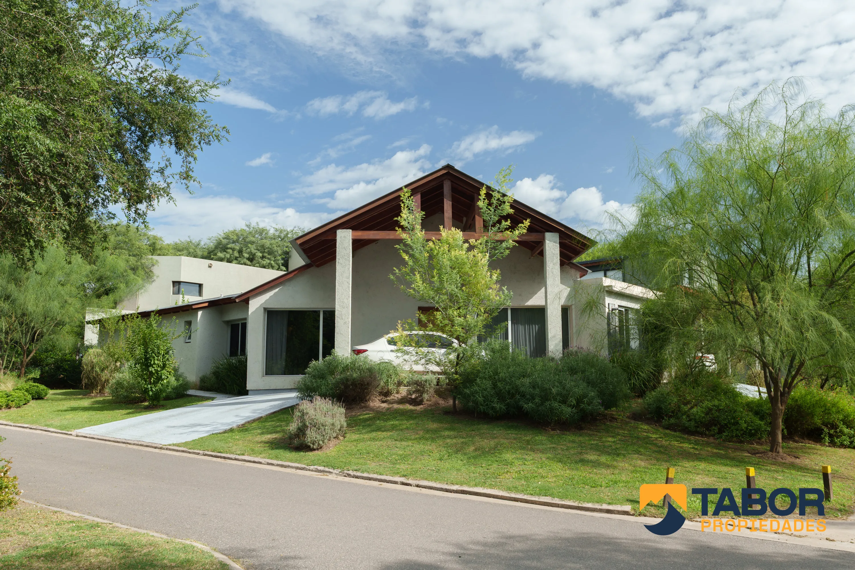 CASA en VENTA en Barrio Privado El Rodeo | 3 dorm - Pileta - TODA EN PLANTA BAJA | La Calera